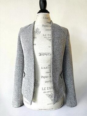 Dynamite Gray Textured Open Front Blazer XS - Silver Zipper Pockets